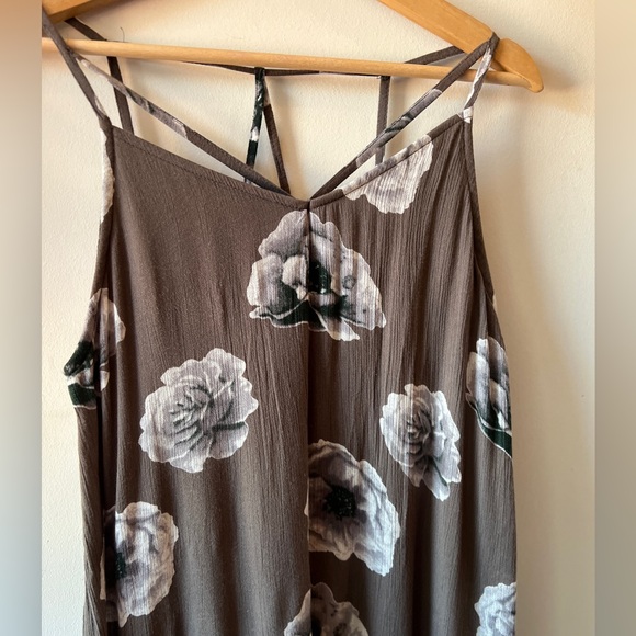 3/$25 Devoted luxury apparel floral strappy dress M - Picture 8 of 10